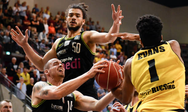 议设立一个 议设立一个