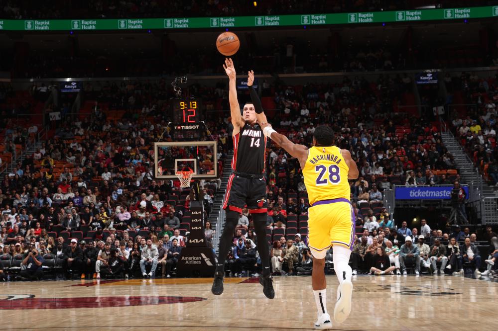 的中场拉开 的中场拉开