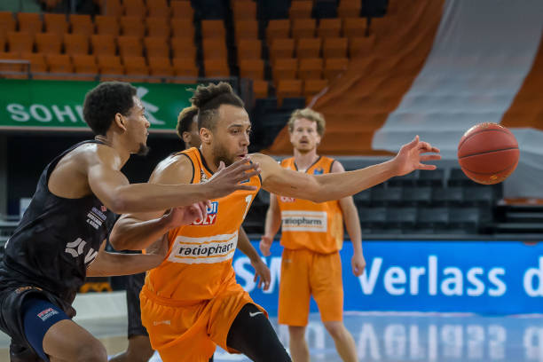 际赛场上亮 际赛场上亮